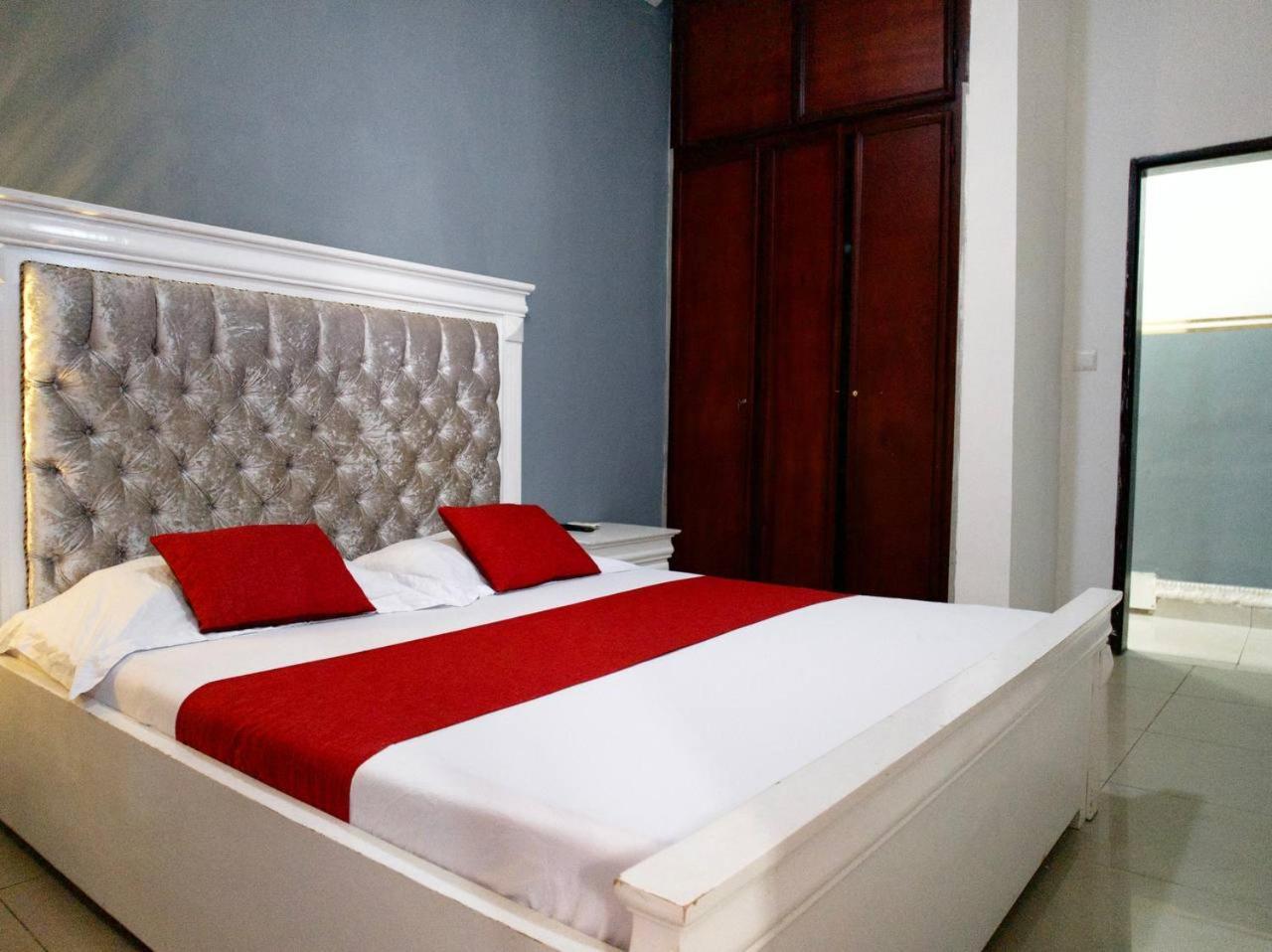 Appartement Meuble 3Ch Yaounde Omnisport - Tigson Kültér fotó
